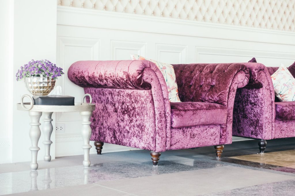 Tapicerowane meble glamour